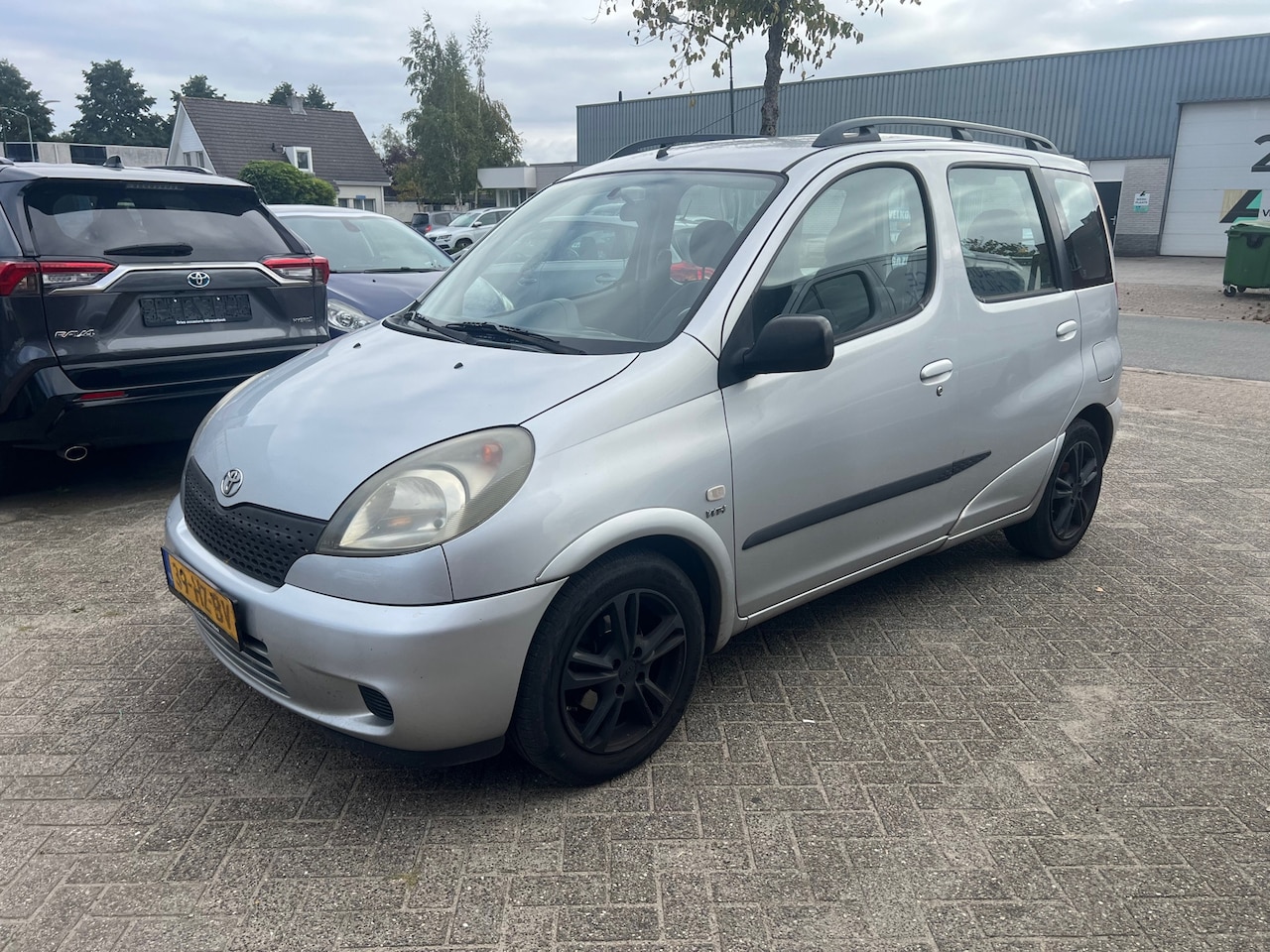 Toyota Yaris Verso - 1.3-16V VVT-i Sol 1.3-16V VVT-i Sol - AutoWereld.nl