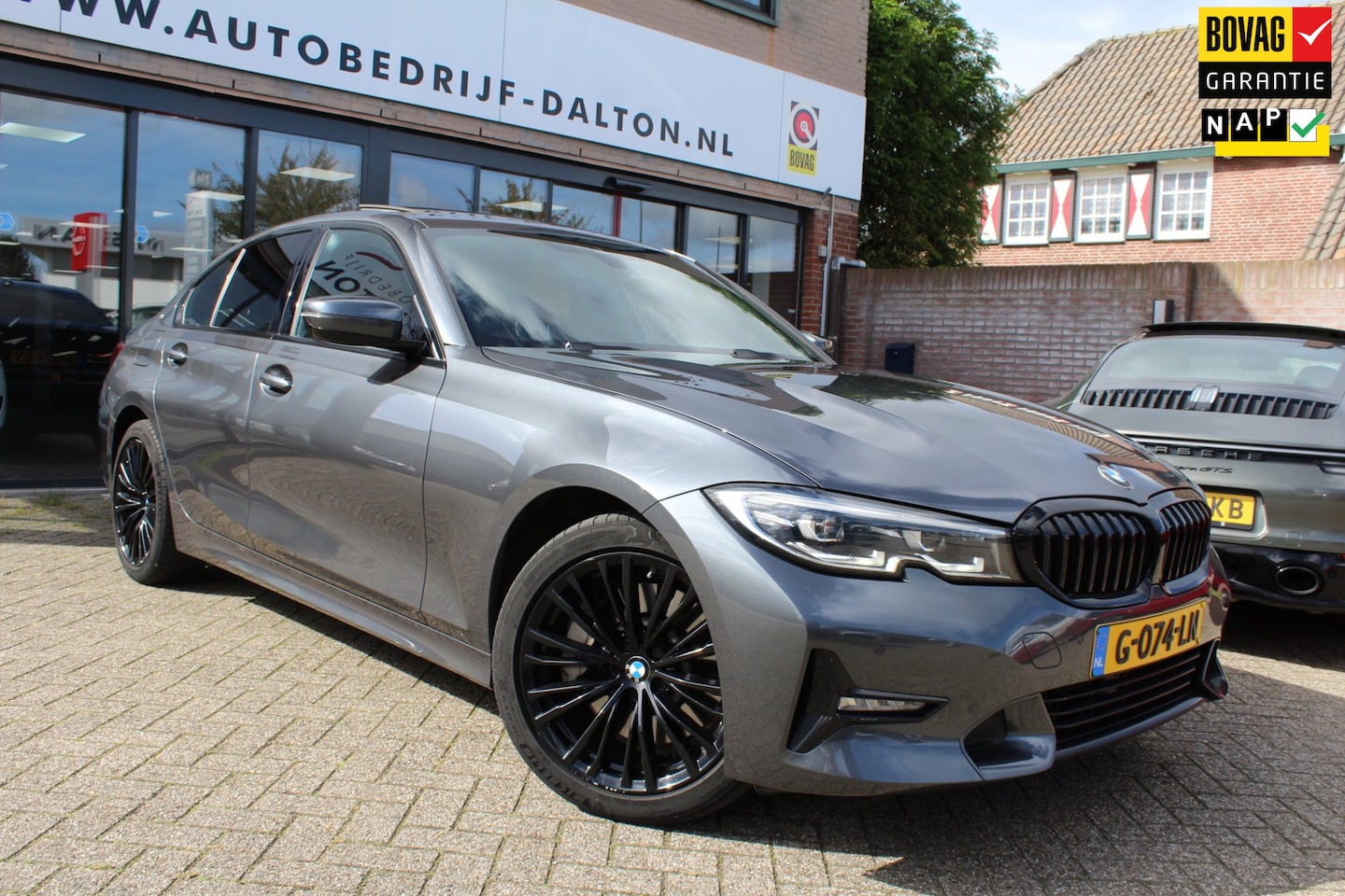 BMW 3-serie - 330e eDrive Edition SCHUIFDAK /ORG NL /VOL LEER - AutoWereld.nl