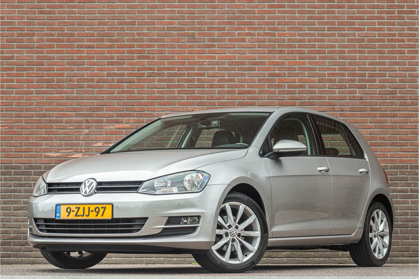 Volkswagen Golf - 1.2 TSI Business Edition 1.2 TSI Business Edition, 2e eigenaar, 97.000km NAP, Massage, Camera, Half leder, Navigati - AutoWereld.nl