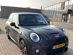 MINI 5-Deurs - 2.0 Cooper S JCW, pano, stoelverwarming, automaat, harman