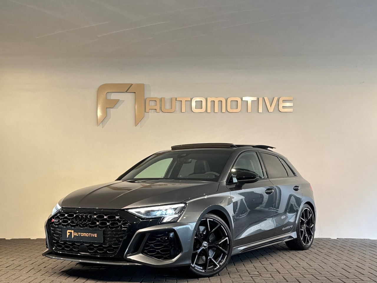 Audi A3 Sportback - 2.5 TFSI RS 3 quattro 2.5 TFSI RS 3 quattro - AutoWereld.nl