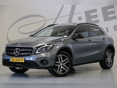 Mercedes-Benz GLA-Klasse - 180 Premium/ Achteruitrijcamera/ Panoramaschuifdak/