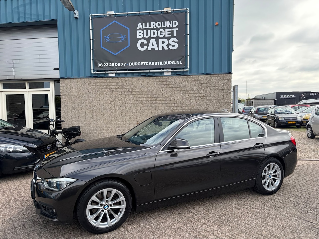 BMW 3-serie - 330e Essential 330e Essential - AutoWereld.nl