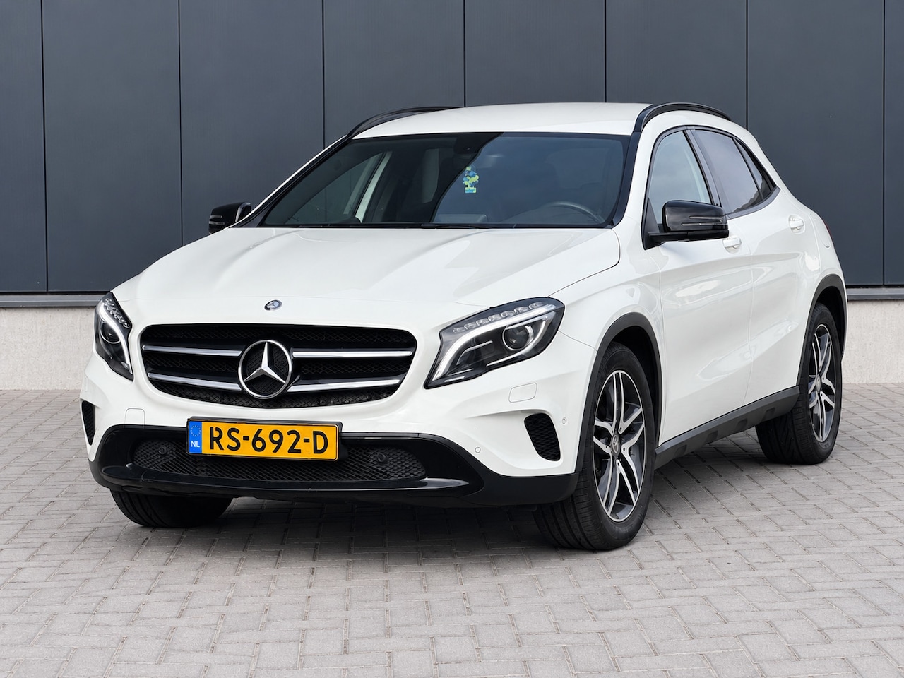 Mercedes-Benz GLA-Klasse - 180 d Prestige Xenon Led - AutoWereld.nl
