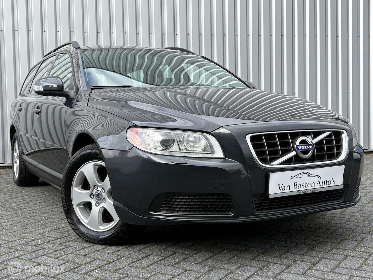 Volvo V70 - 2.0D Momentum | Xenon | Navi | Clima | Hifi pro | Stoelverwarming | Volledige historie | - AutoWereld.nl