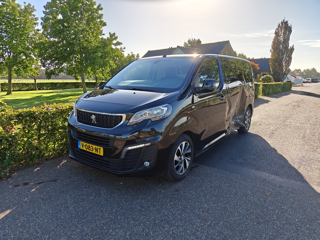 Peugeot Expert - 227S 2.0 BlueHDI 180 Premium Pack AIRCO/NAVI/AUTOMAAT BJ 2018 - AutoWereld.nl
