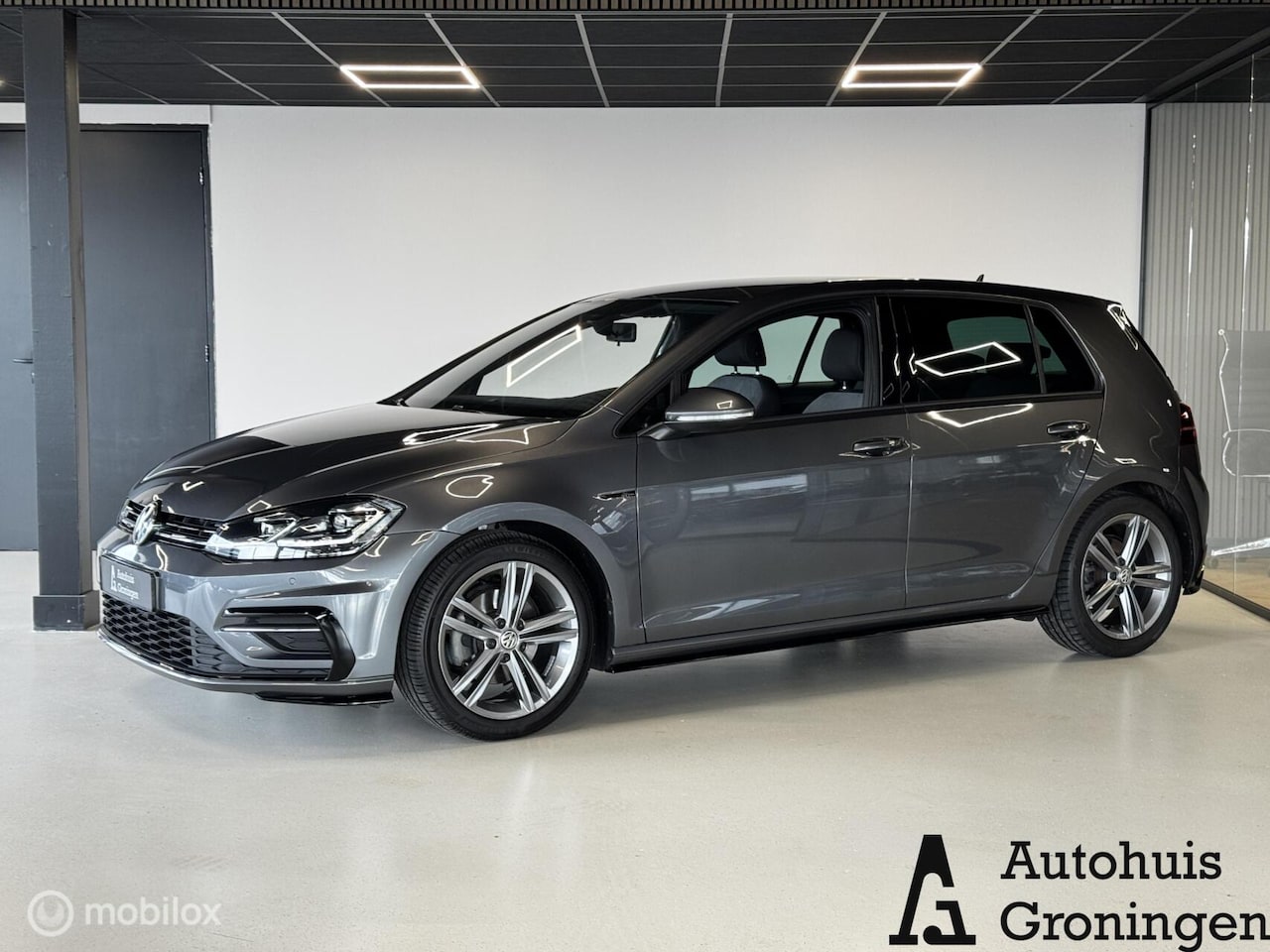 Volkswagen Golf - 1.5 eTSI Highline Business R-Line | ACC | Keyless | CarPlay | 17” Sebring - AutoWereld.nl