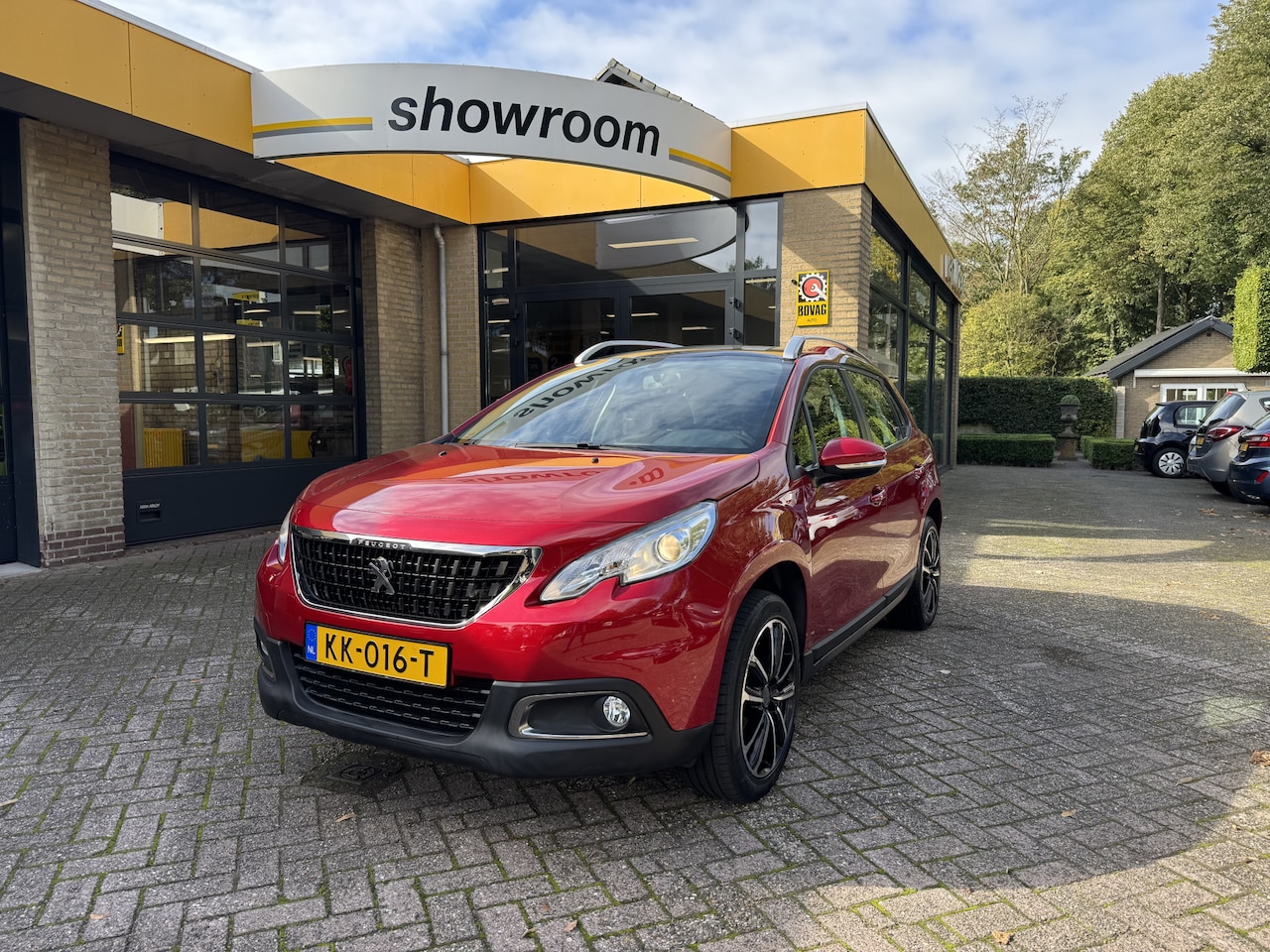 Peugeot 2008 - 1.2 PureTech Blue Lion Airco Navi Panodak - AutoWereld.nl