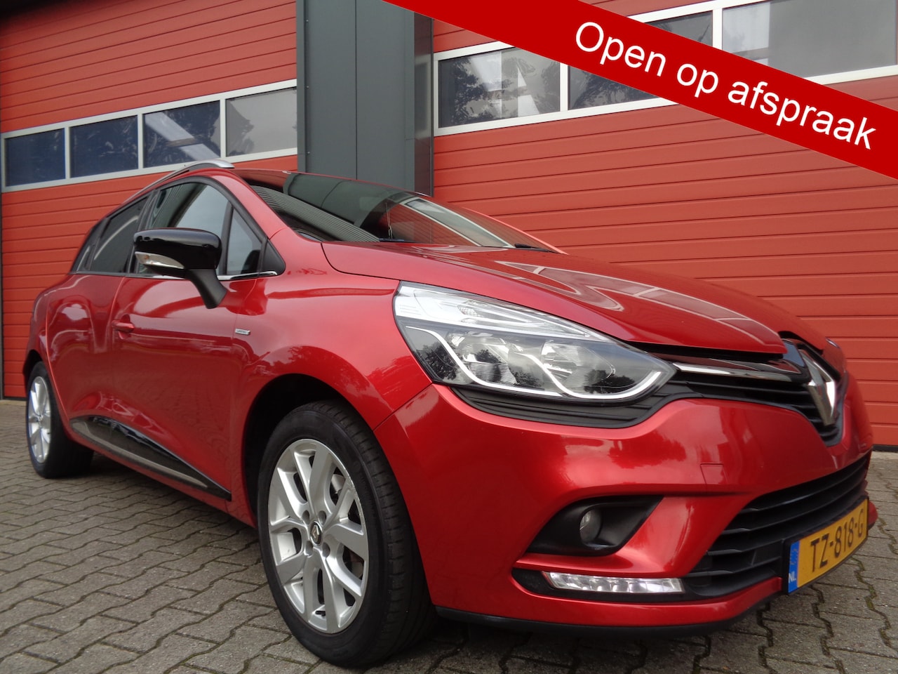 Renault Clio Estate - 0.9 TCe Limited 90PK Airco Cruise Navi Trekhaak 1E-Eiegnaar NL-Auto - AutoWereld.nl