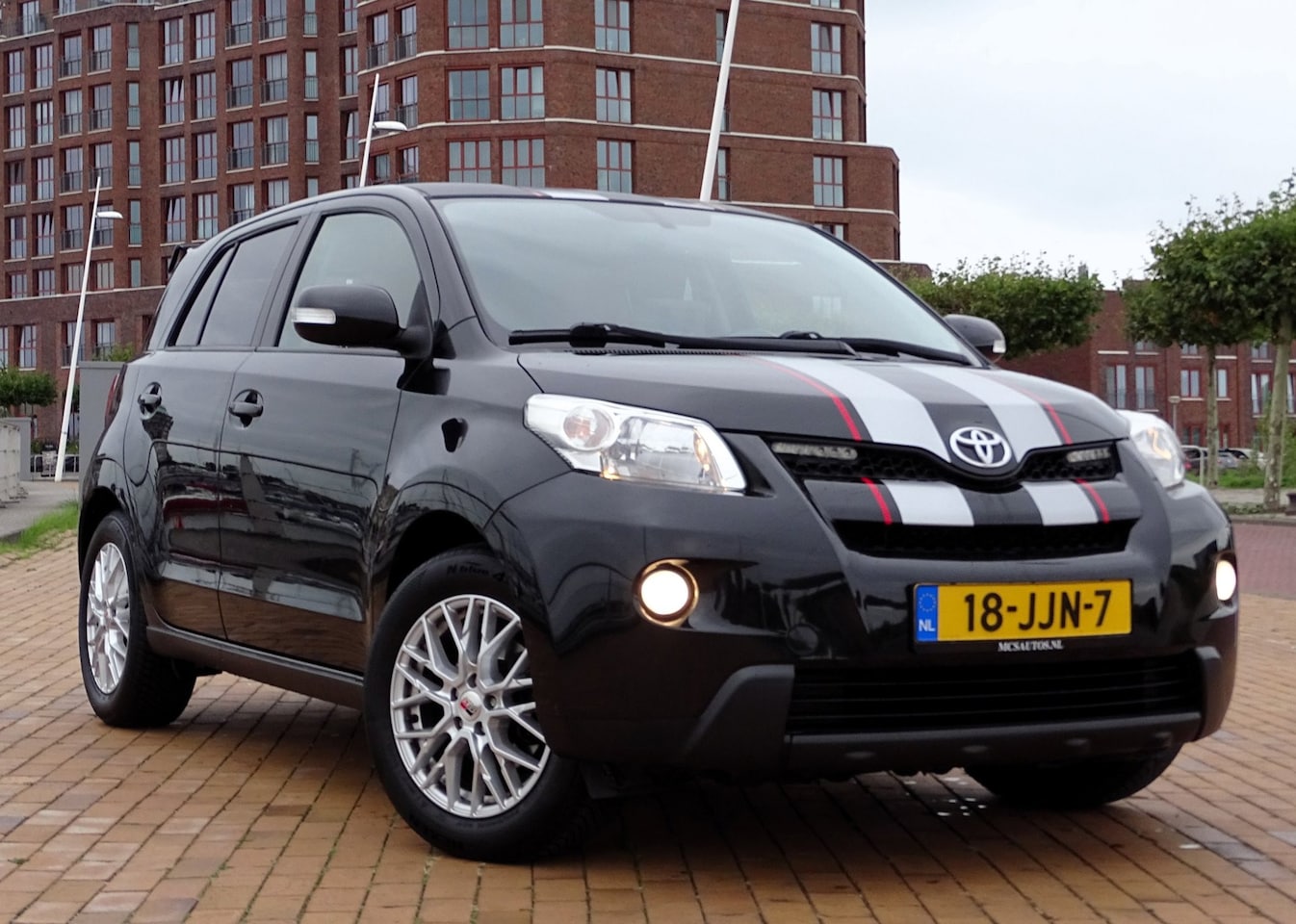 Toyota Urban Cruiser - 1.3 VVT-i Dynamic Leer Keyless Ecc - AutoWereld.nl