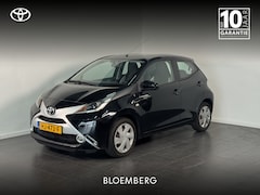 Toyota Aygo - 1.0 VVT-i x-play | Achteruitrijcamera | Airco | Lage km stand |