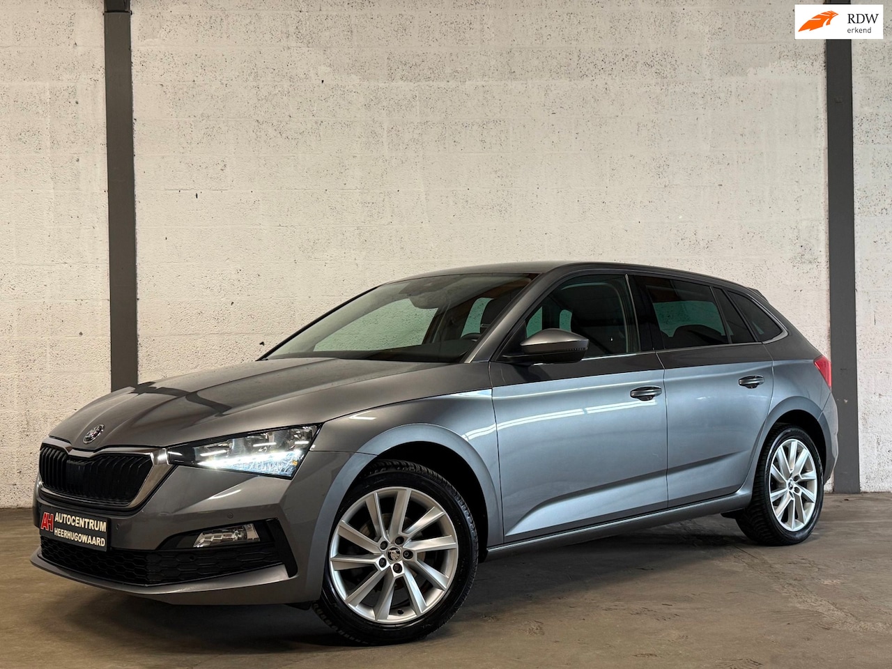 Skoda Scala - 1.0 TSI Automaat|Navi|Virtual|Carplay|Camera|LED|Dealer Onderhouden !! - AutoWereld.nl