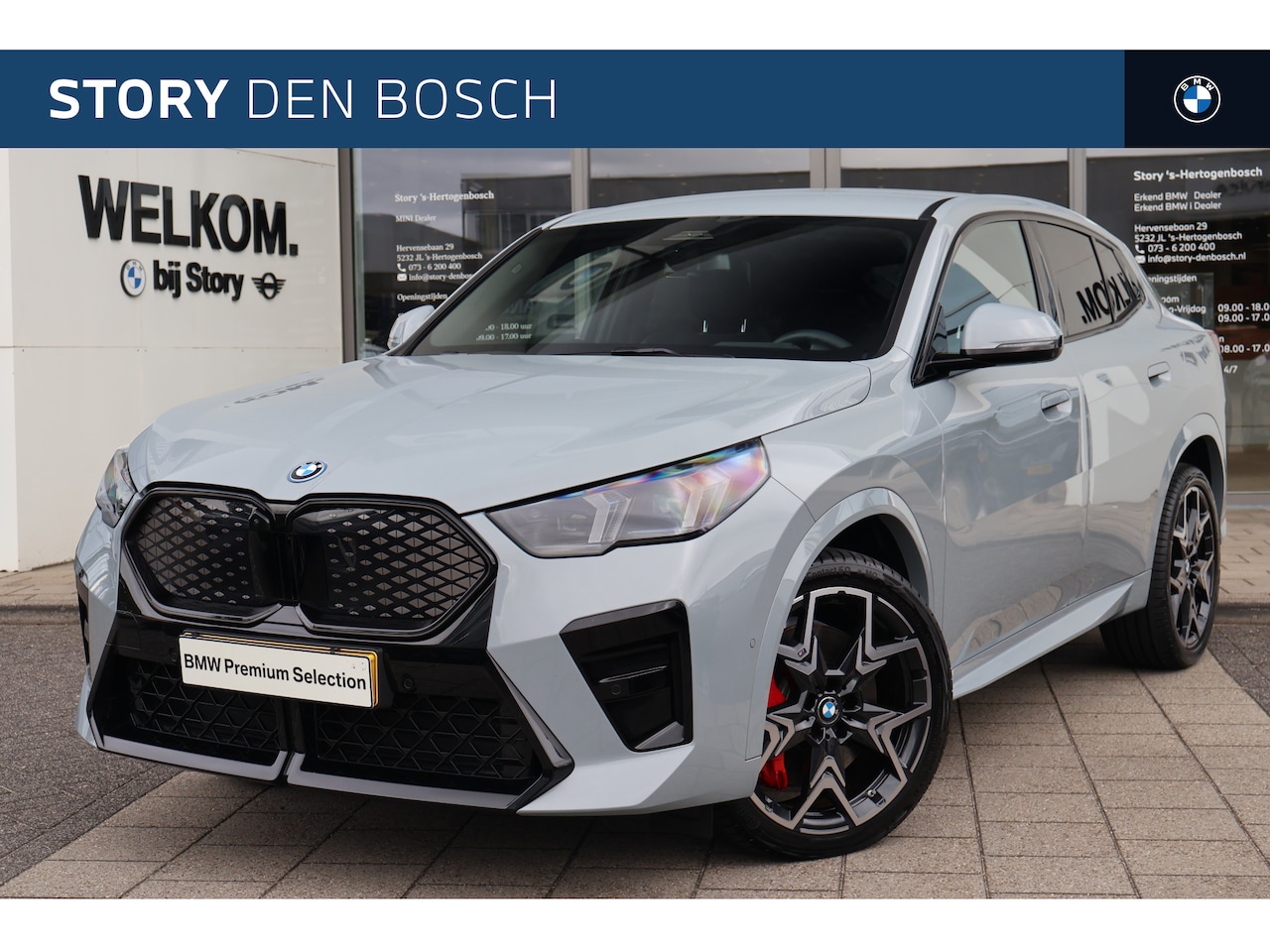 BMW iX2 - eDrive20 M Sport / Sportstoelen / Comfort Access / Adaptieve LED /  Head-Up / Parking Assi - AutoWereld.nl