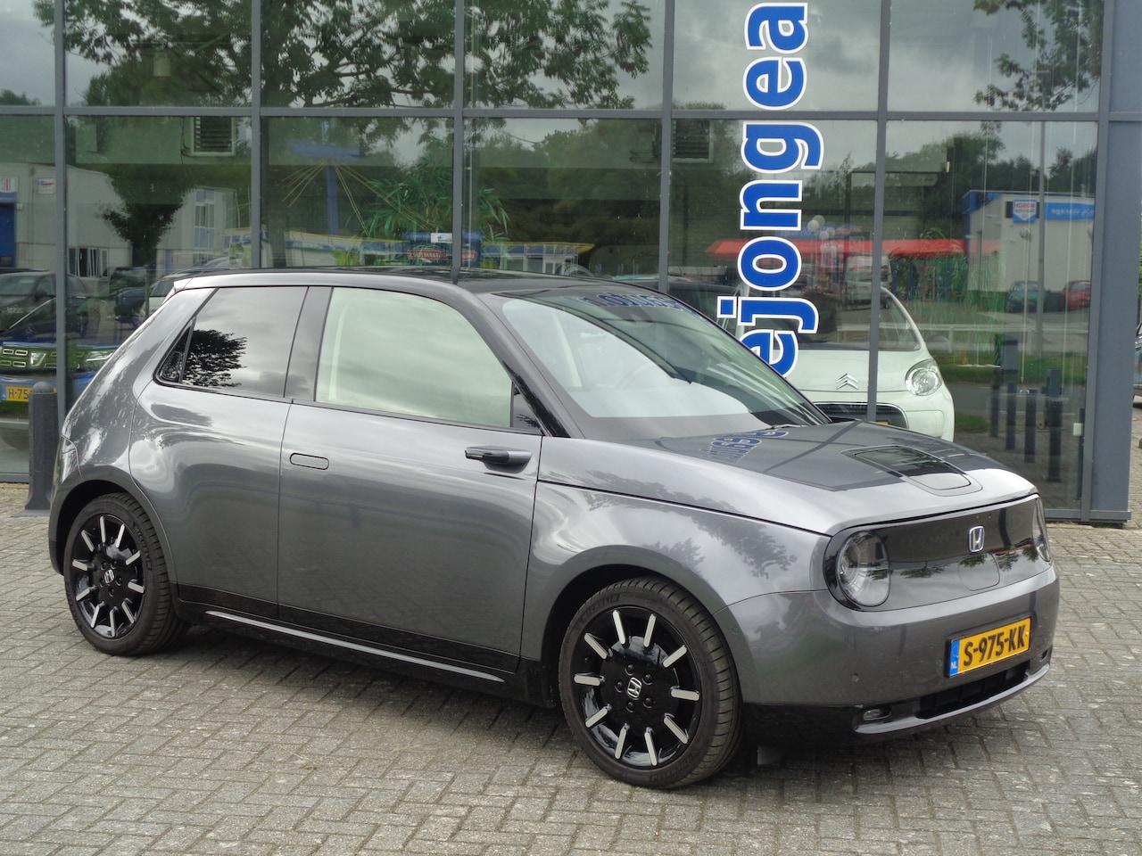 Honda e - Advance 17" Automaat Leer Panoramadak Clima Cruise LMV Camera NL Nieuwstaat - AutoWereld.nl