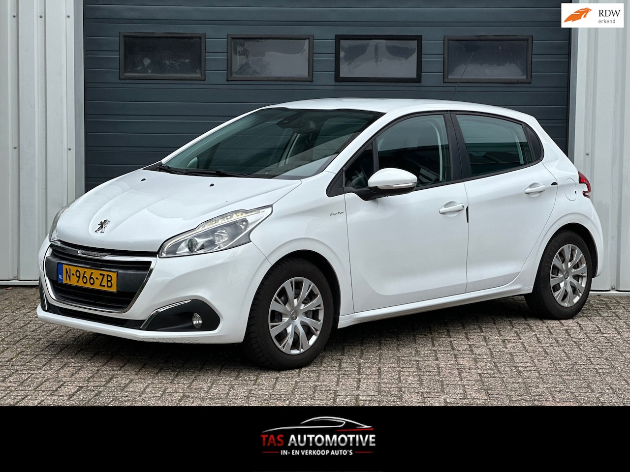 Peugeot 208 - 1.2 PureTech Active AIRCO / APK / PDC / CRUISE - AutoWereld.nl