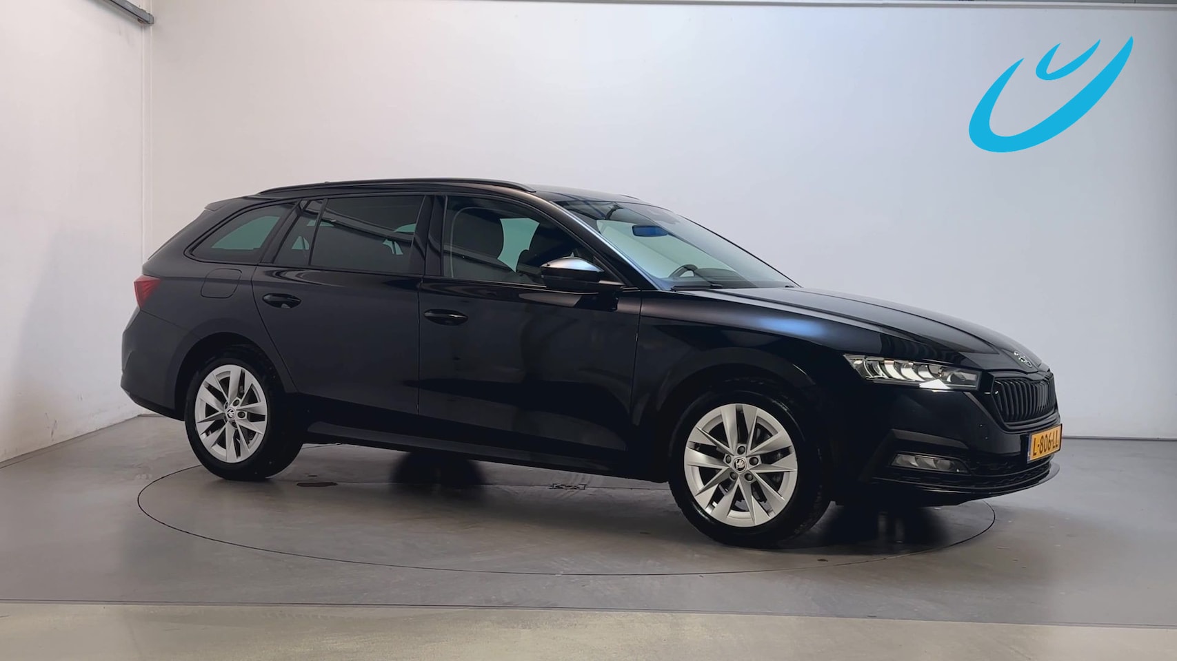 Skoda Octavia Combi - 1.0 e-TSI DSG Business Edition Adaptive Cruise Trekhaak Navigatie Parkeersensoren - AutoWereld.nl