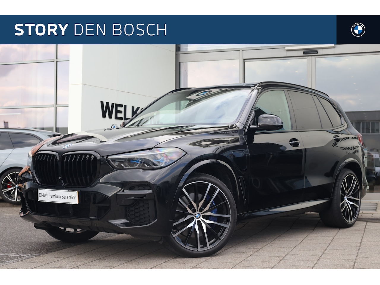BMW X5 - xDrive45e High Executive M Sport Automaat / Panoramadak / Trekhaak / Laserlight / Parking - AutoWereld.nl