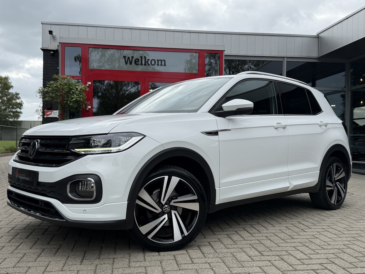 Volkswagen T-Cross - 1.0 TSI *!* 2x R-LINE *!* NAVI/ CARPLAY/ 18 INCH/ LED/ RADAR *!* - AutoWereld.nl