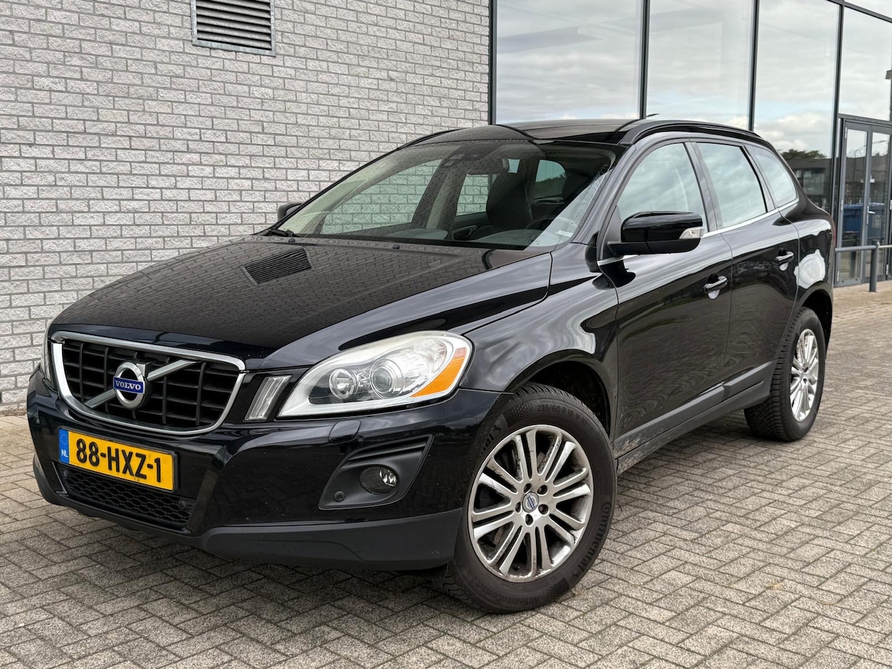Volvo XC60 - 2.4 D5 AWD Momentum - AutoWereld.nl