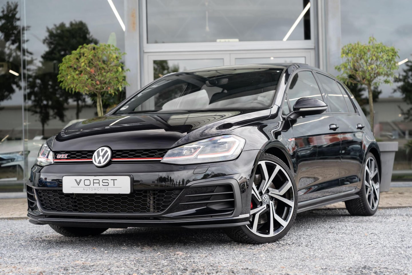 Volkswagen Golf - 2.0 TSI GTI Performance Pano DSG Leer - AutoWereld.nl