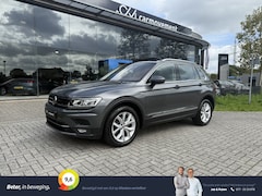 Volkswagen Tiguan - 2.0 TSI 4M. Highline I Pano I Trekhaak I Navi I Clima I Ambiente I LED I Winter Pakket