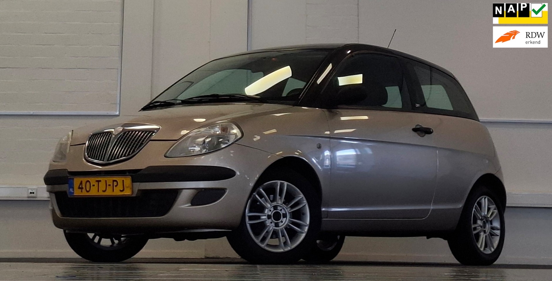 Lancia Y(psilon) - Ypsilon 1.2-16V MomoDesign 16-09-2027 APK Airco Garantie - AutoWereld.nl
