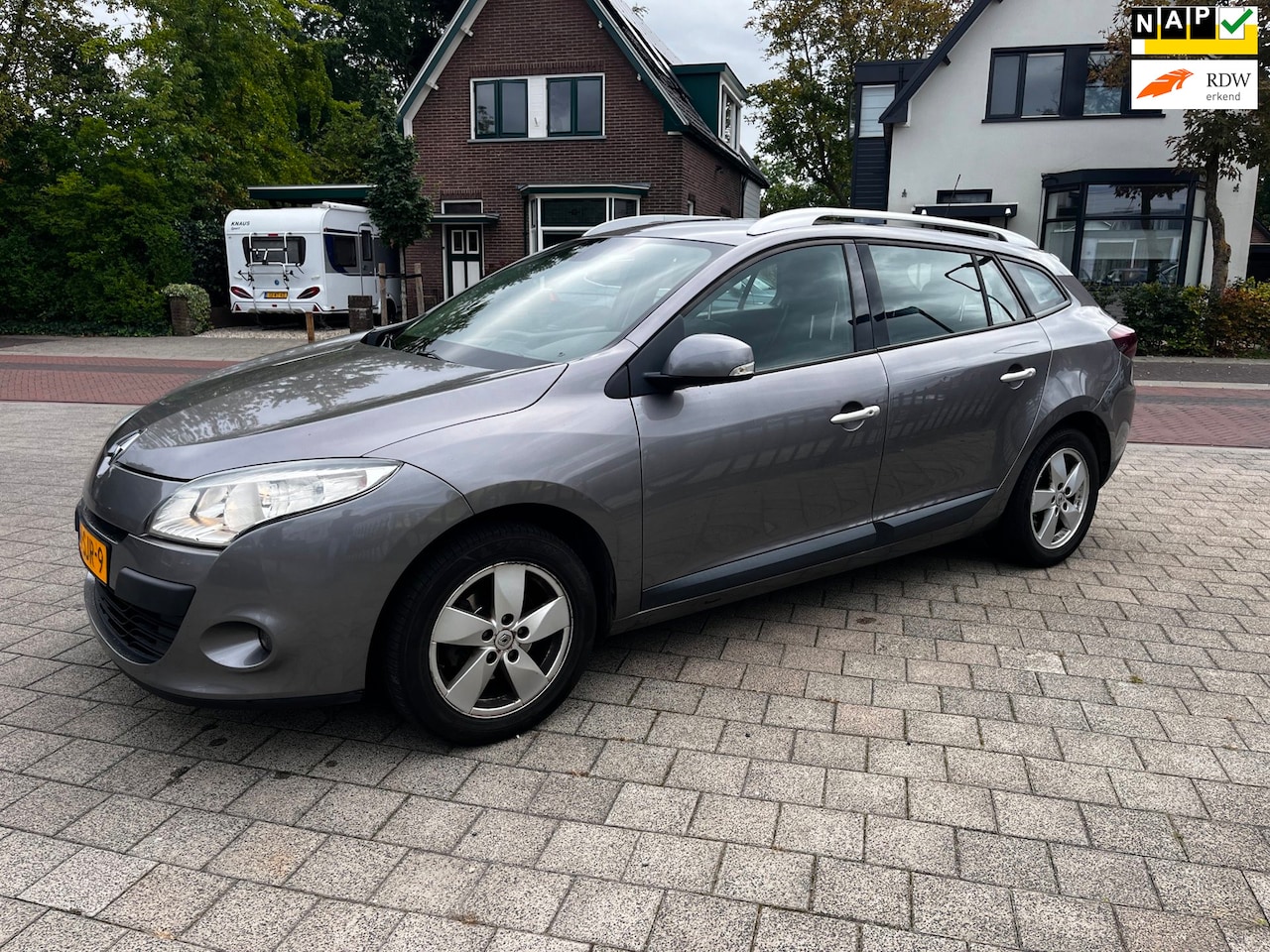 Renault Mégane Estate - 1.5 dCi Dynamique Ecc Autom Isofix trekh APK goed lm cruise - AutoWereld.nl