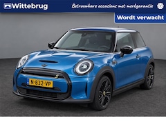 MINI Electric - Electric Collection 33 kWh / Navigatie / App connect / Camera / Parkeersensoren achter / S