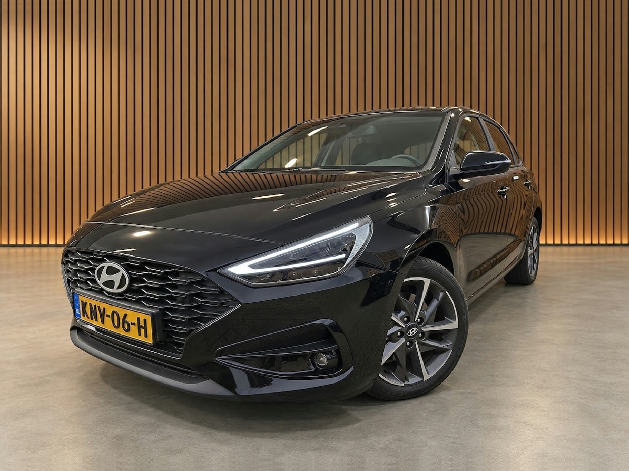 Hyundai i30 - 1.5 T-GDi MHEV Premium 1.5 T-GDi MHEV Premium - AutoWereld.nl