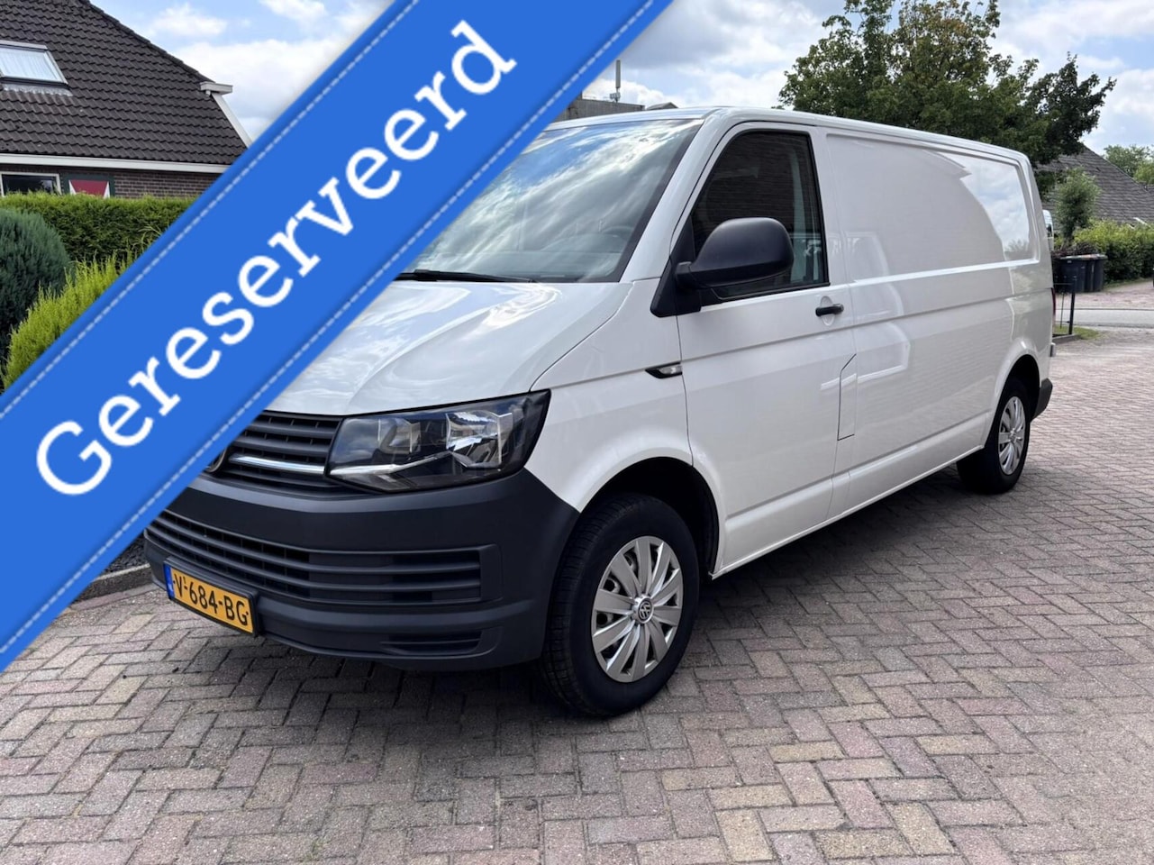 Volkswagen Transporter - 2.0 TDI L2H1 Comfortline 2017 - AutoWereld.nl