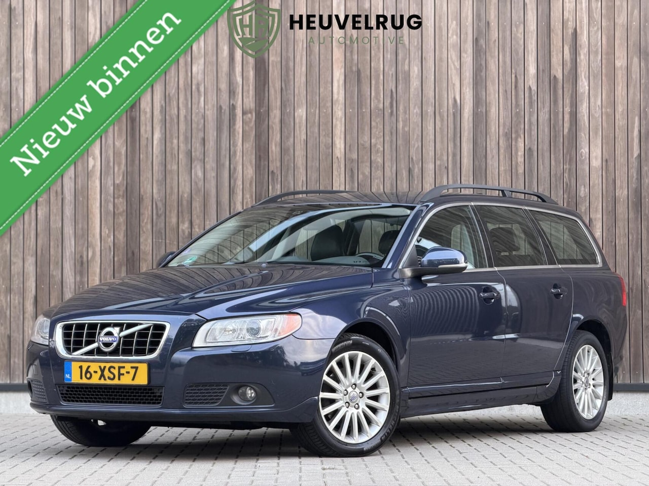 Volvo V70 - 1.6 T4 Limited Edition | CAMERA | TREKHAAK | DEALER ONDERHOUDEN - AutoWereld.nl