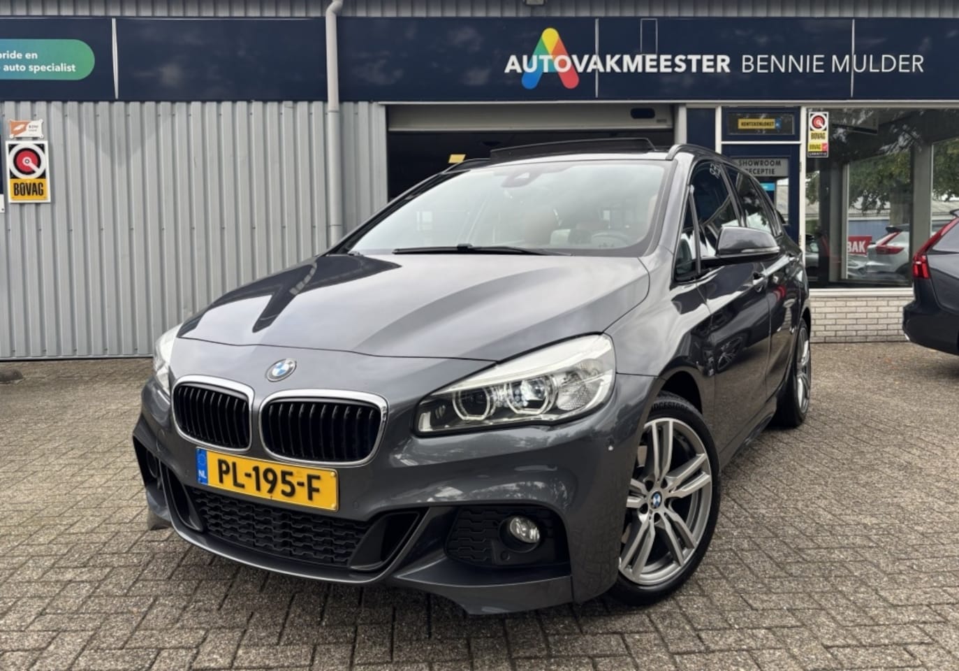 BMW 2-serie Active Tourer - 220i High Ex. M-PAKKET / SCHUIFDAK / 107.106 KM NAP - AutoWereld.nl