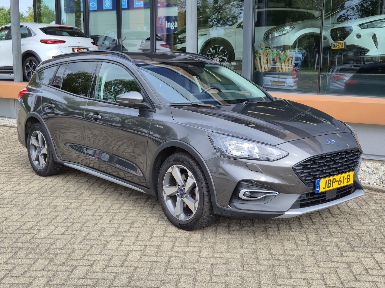 Ford Focus Wagon - 1.0 EcoBoost Hybrid Active / Carplay / Camera / winterpakket - AutoWereld.nl