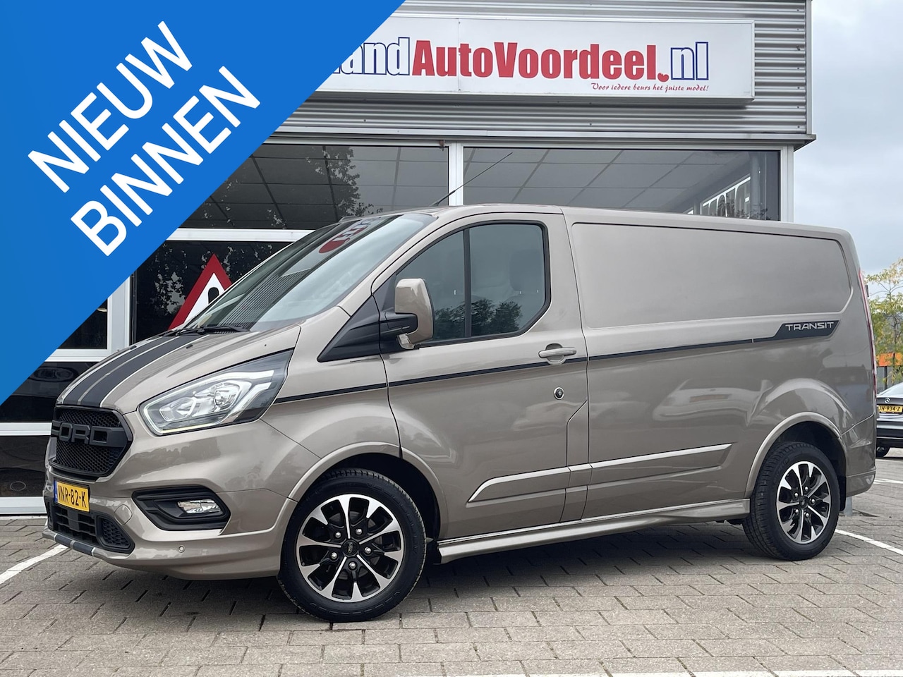 Ford Transit Custom - 320 2.0 TDCI L1H1 Sport 320 2.0 TDCI L1H1 Sport - AutoWereld.nl