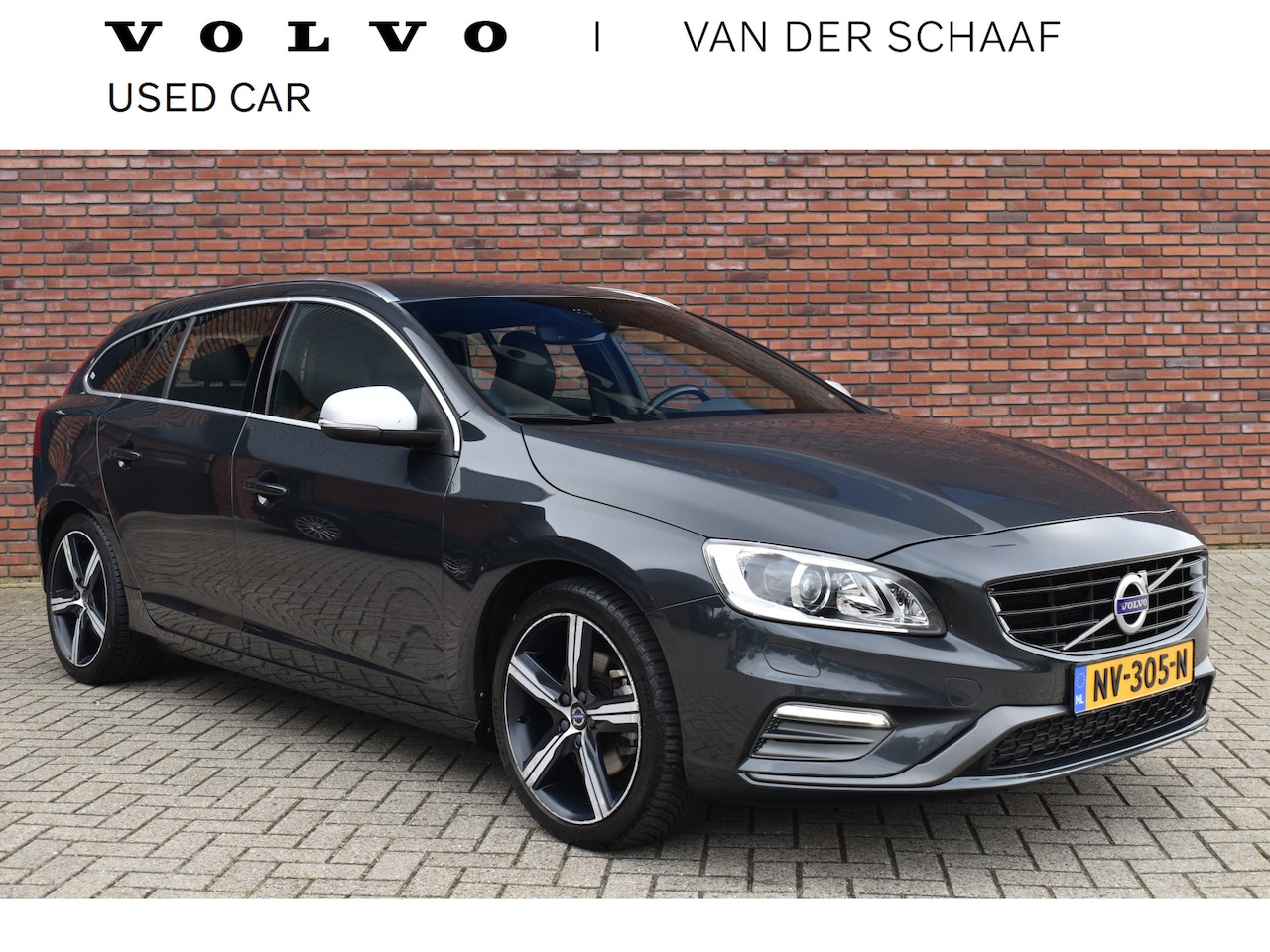 Volvo V60 - T3 153PK R-Design Automaat | Trekhaak | All season banden - AutoWereld.nl