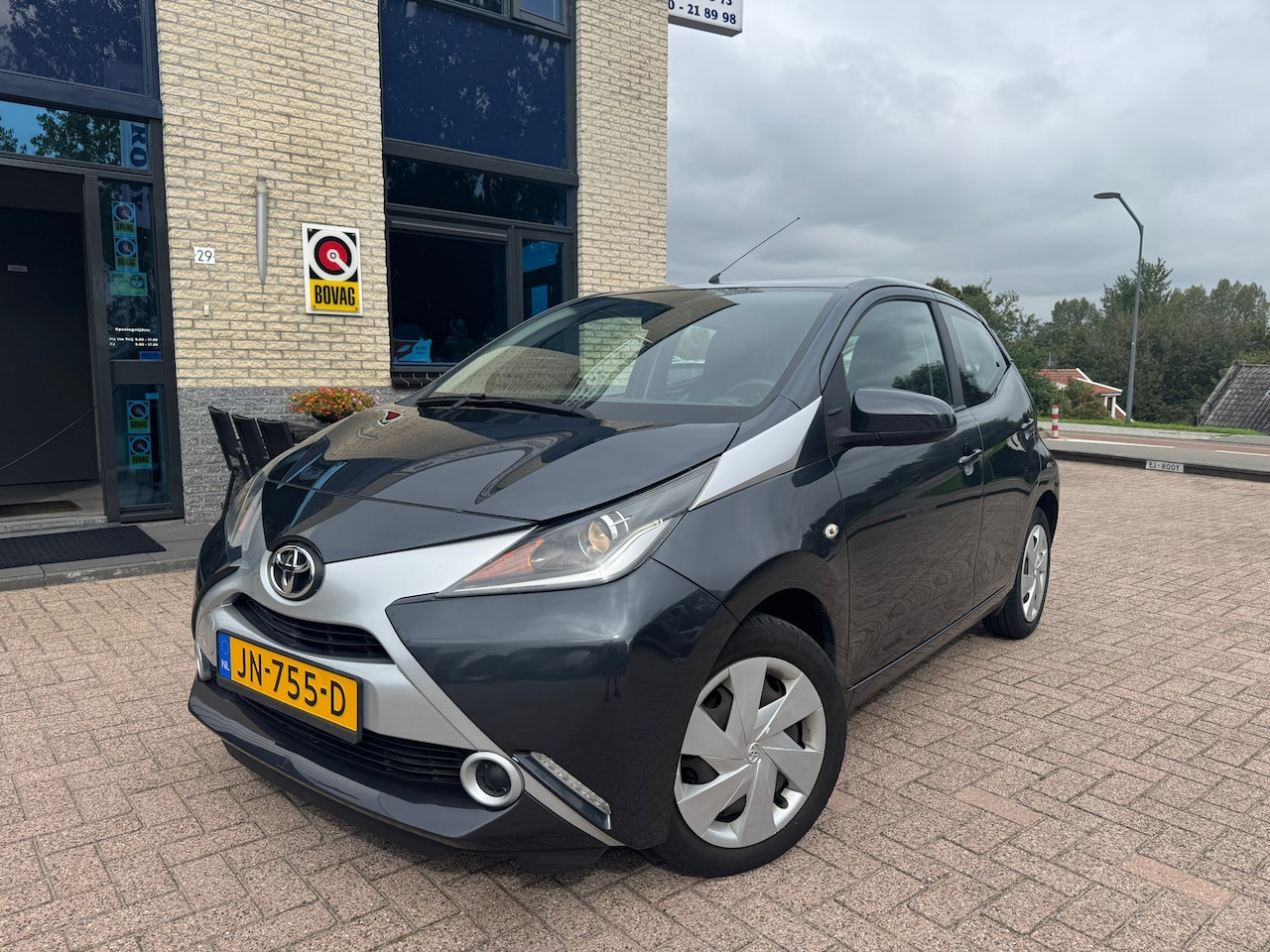 Toyota Aygo - 1.0 VVT-i- bluetooth- unieke kmstand- automaat - AutoWereld.nl