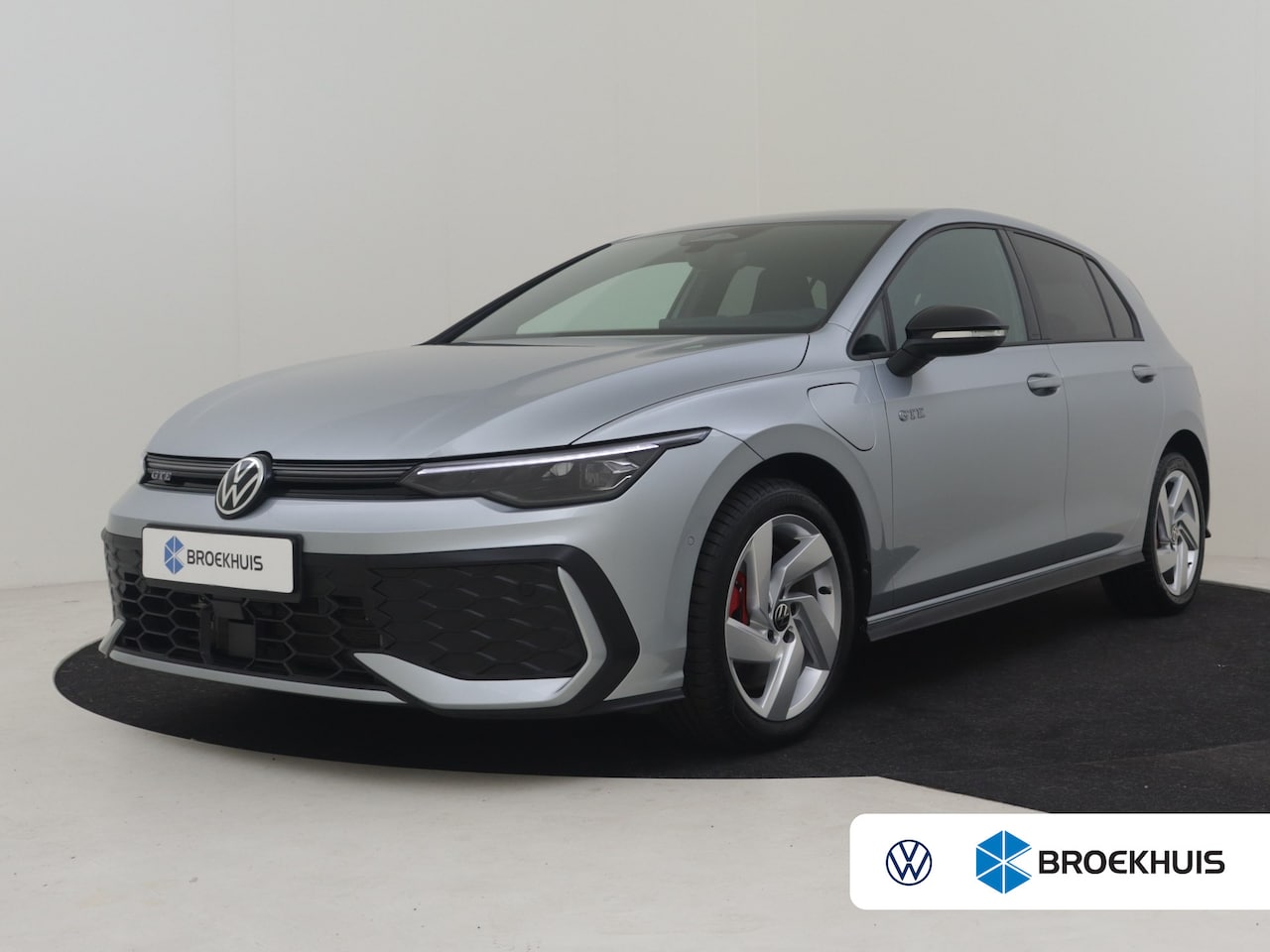 Volkswagen Golf - 1.5 eHybrid GTE 272PK DSG/AUTO | Camera | IQ Light l Elektr. Trekhaak | Parkeerassistent | - AutoWereld.nl