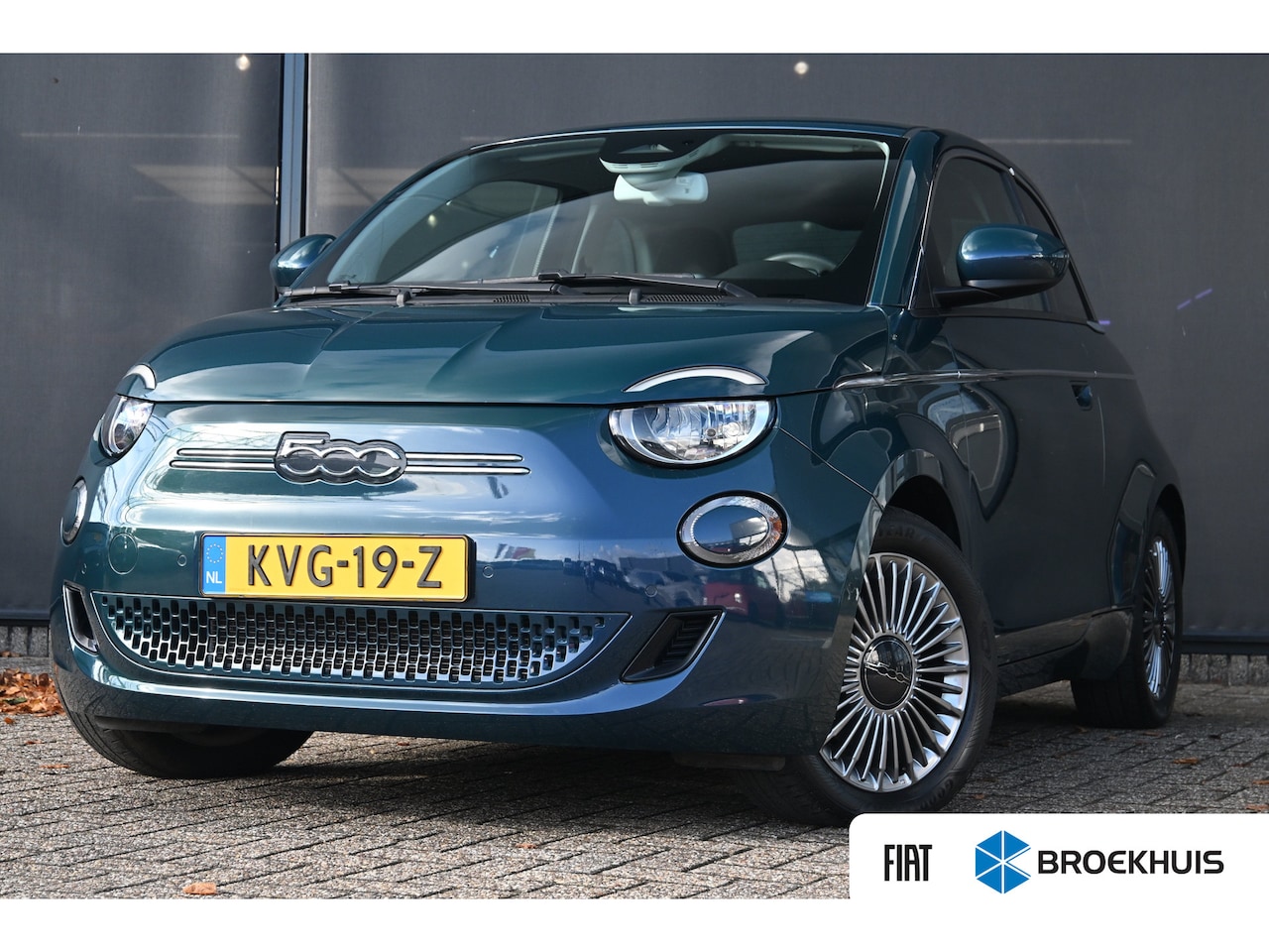 Fiat 500e - Icon 42kWh 97,65%SOH! | Navi by App | Achteruitrijcamera | Stoelverwarming | DAB | Cruise - AutoWereld.nl