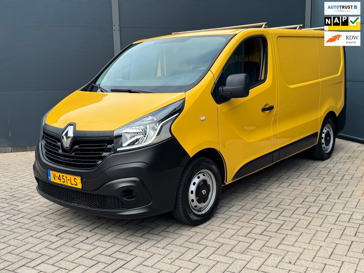 Renault Trafic - 1.6 dCi T27 L1H1 / Pdc / Imperiaal / Nap - AutoWereld.nl