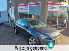 Ford Focus - 1.6-16V Futura - Airco - Trekhaak