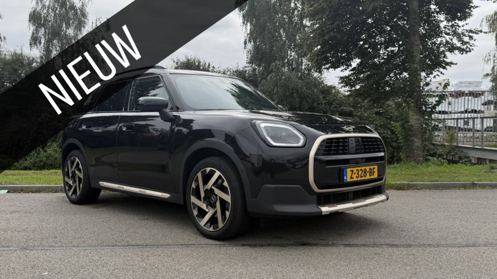 MINI Countryman - 1.5 C Favoured M - AutoWereld.nl