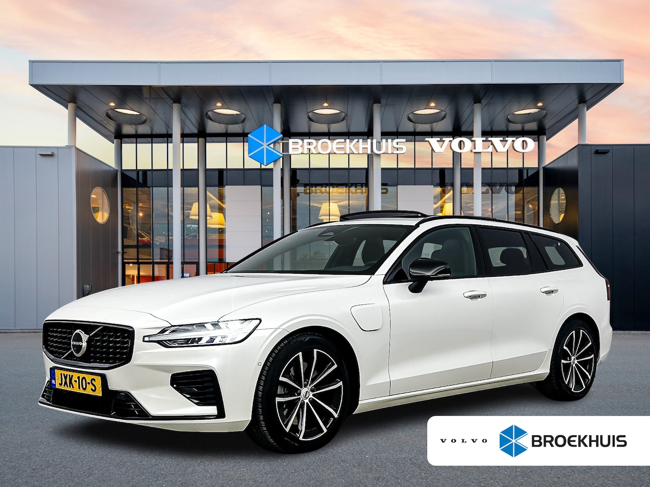 Volvo V60 - T8 Recharge Plus Dark | 18" Allseason | Trekhaak | Panoramadak | Head-Up | 360 Camera | El - AutoWereld.nl