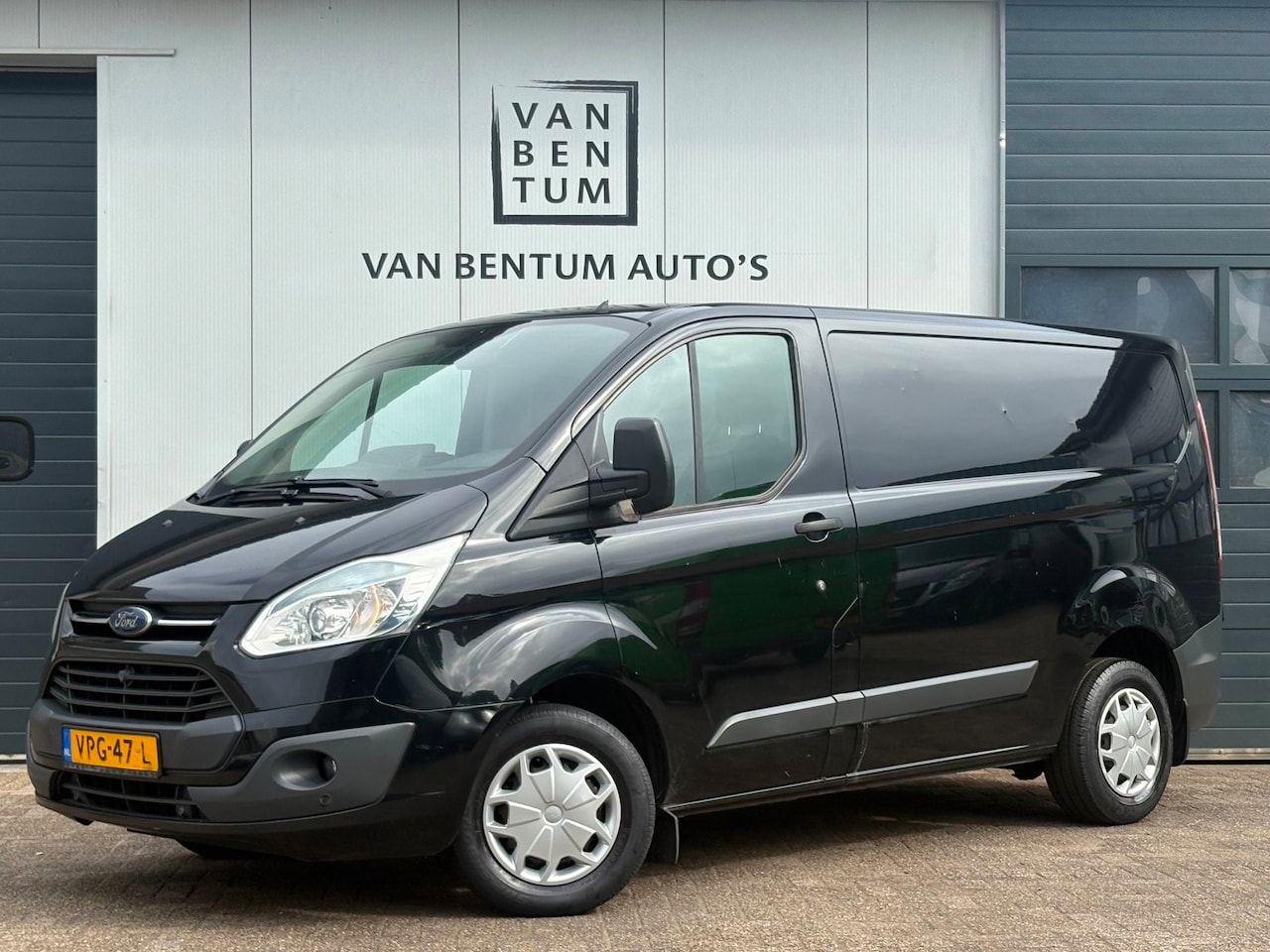 Ford Transit Custom - 270 2.2TDCI 125pk L1H1 Airco Cruise 3-pers. - AutoWereld.nl