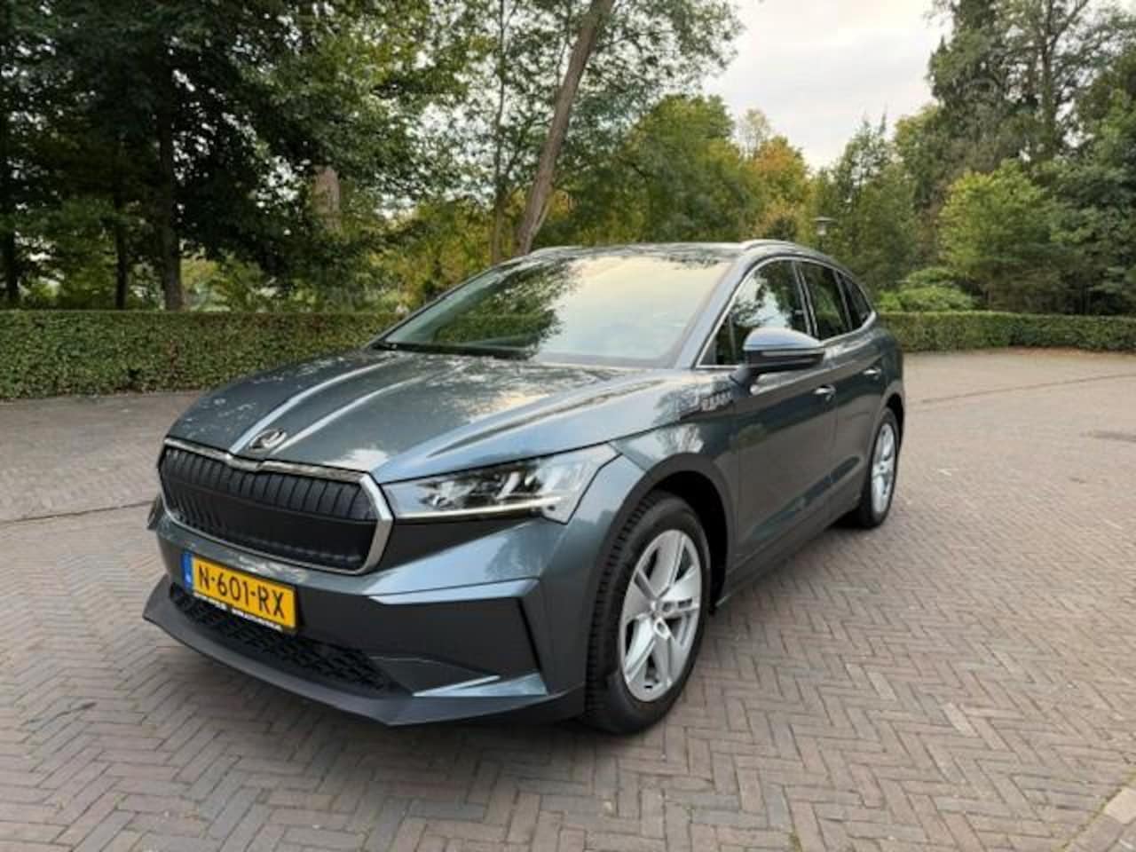Skoda Enyaq iV - 80 77kWh 204PK SOH 92,3% Warmtepomp/Trekhaak/Led/Fabrieksgarantie - AutoWereld.nl