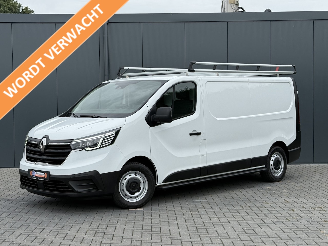 Renault Trafic - 2.0 dCi / L2H1 / WORDT VERWACHT / 1e EIG. / IMPERIAAL / CAMERA / 3-ZITS / LANE ASSIST - AutoWereld.nl