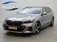 BMW 5-serie Touring - 550e xDrive M-SPORT PRO | LEDER | PANO-DAK | HEAD-UP | LEDER | BOWERS & WILKINS | TRAVEL-P