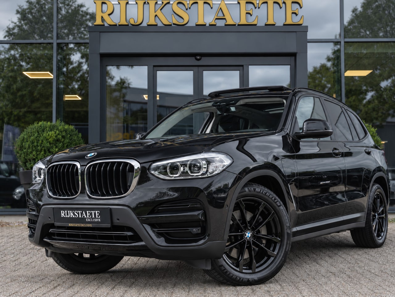 BMW X3 - xDrive30e High Executive|PANO|CAM|APP|19''|CC|STOELVW - AutoWereld.nl