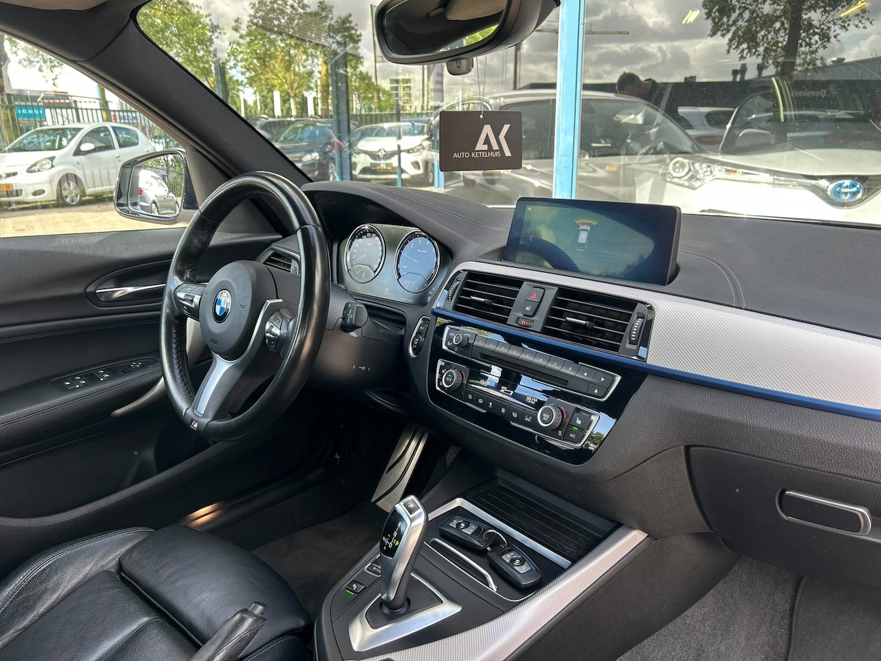 BMW 1-serie - 118i Edition Sport Line Shadow High Executive| M Pakket| Leer | Groot scherm!