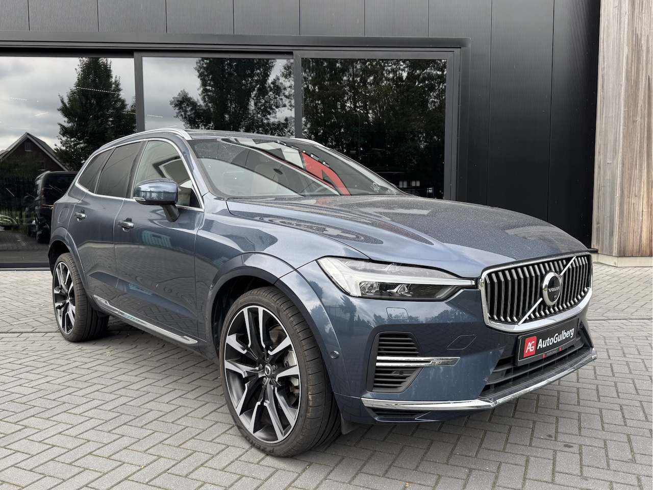 Volvo XC60 - 2.0 T6 Plug-in hybrid AWD Ultimate Bright Panorama dak, Leder, Stoelkoeling/ verwarming/ m - AutoWereld.nl
