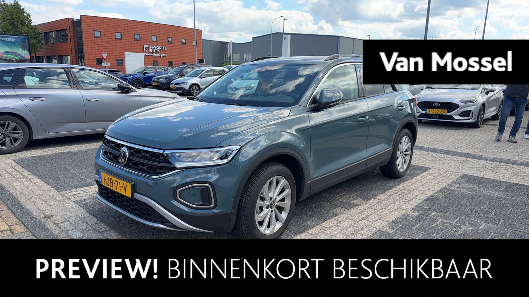 Volkswagen T-Roc - 1.5 TSI Life Edition 150 PK| Origineel Nederlands | 1e Eigenaar | Achteruitrijcamera | Par - AutoWereld.nl